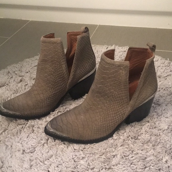 LIKE NEW Jeffrey Campbell Cromwell booties - Picture 3 of 5